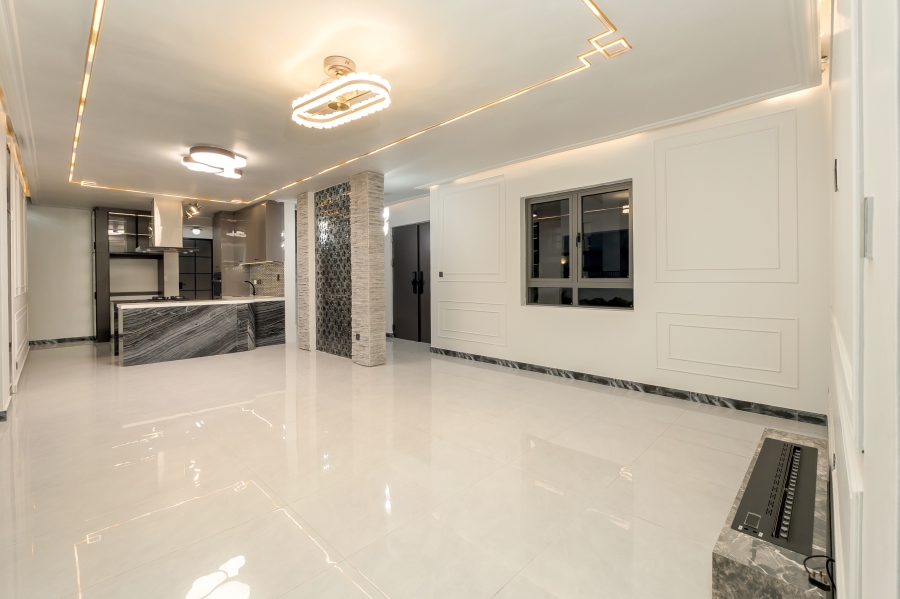 6 Bedroom Property for Sale in Sandown Western Cape